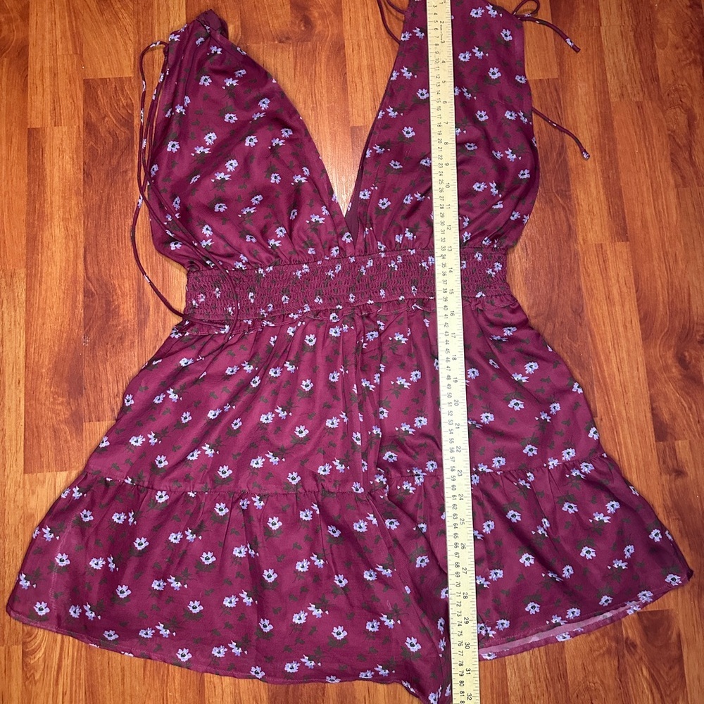 Lulu's Burgundy Floral Ruffle Romper size L - Picture 5 of 8